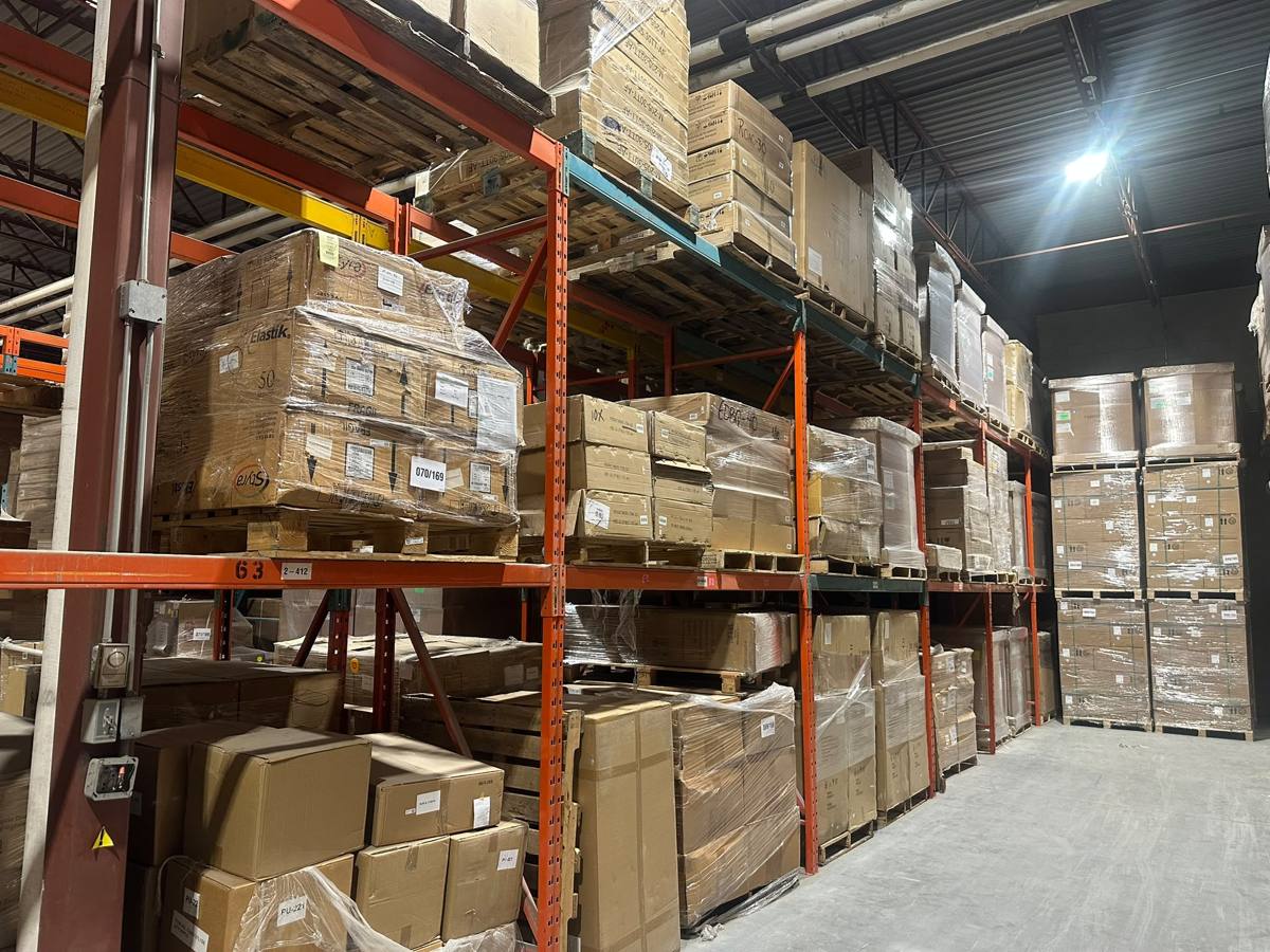 High-cube pallet racking for short-term and long-term storage in Montreal